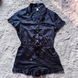 Women’s Victoria Secret Satin/Silk like romper Pajamas Navy Size Medium